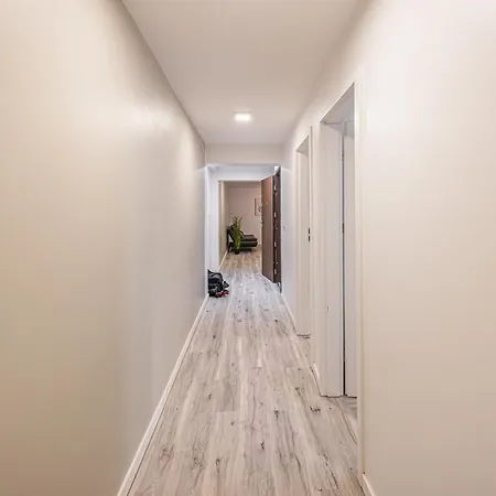 B5 Ruhiges 4-zimmer-studio Mit Balkon